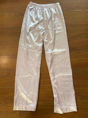 Satin Lounge Pants in Pale Pink
Size small